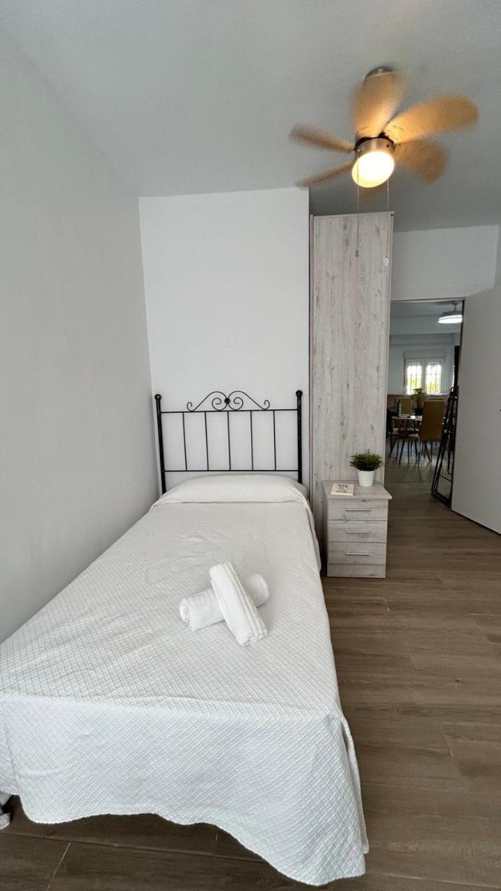 Hostel Piso Compartido Delyrent Acosta Jaén Zewnętrze zdjęcie